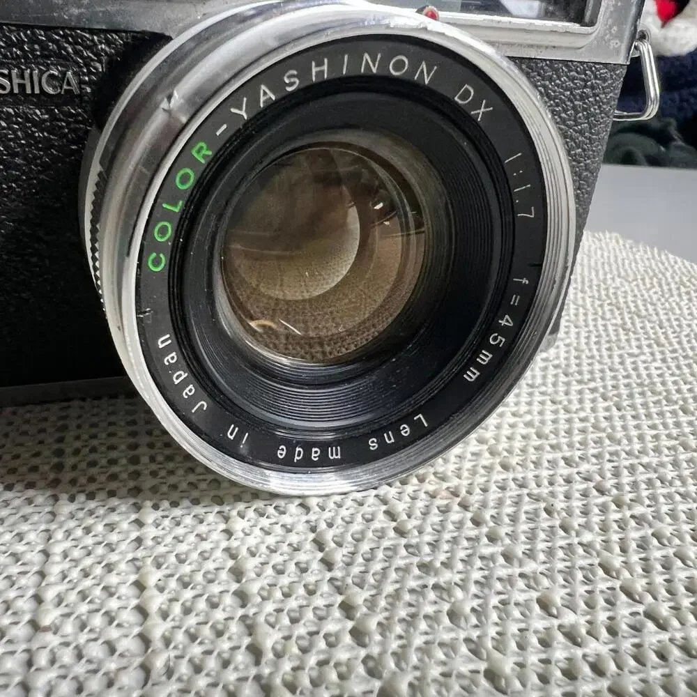 Vintage Yashica Electro 35 GSN Rangefinder Camera w/ Yashinon 45mm‎ f/1.7 Lens
